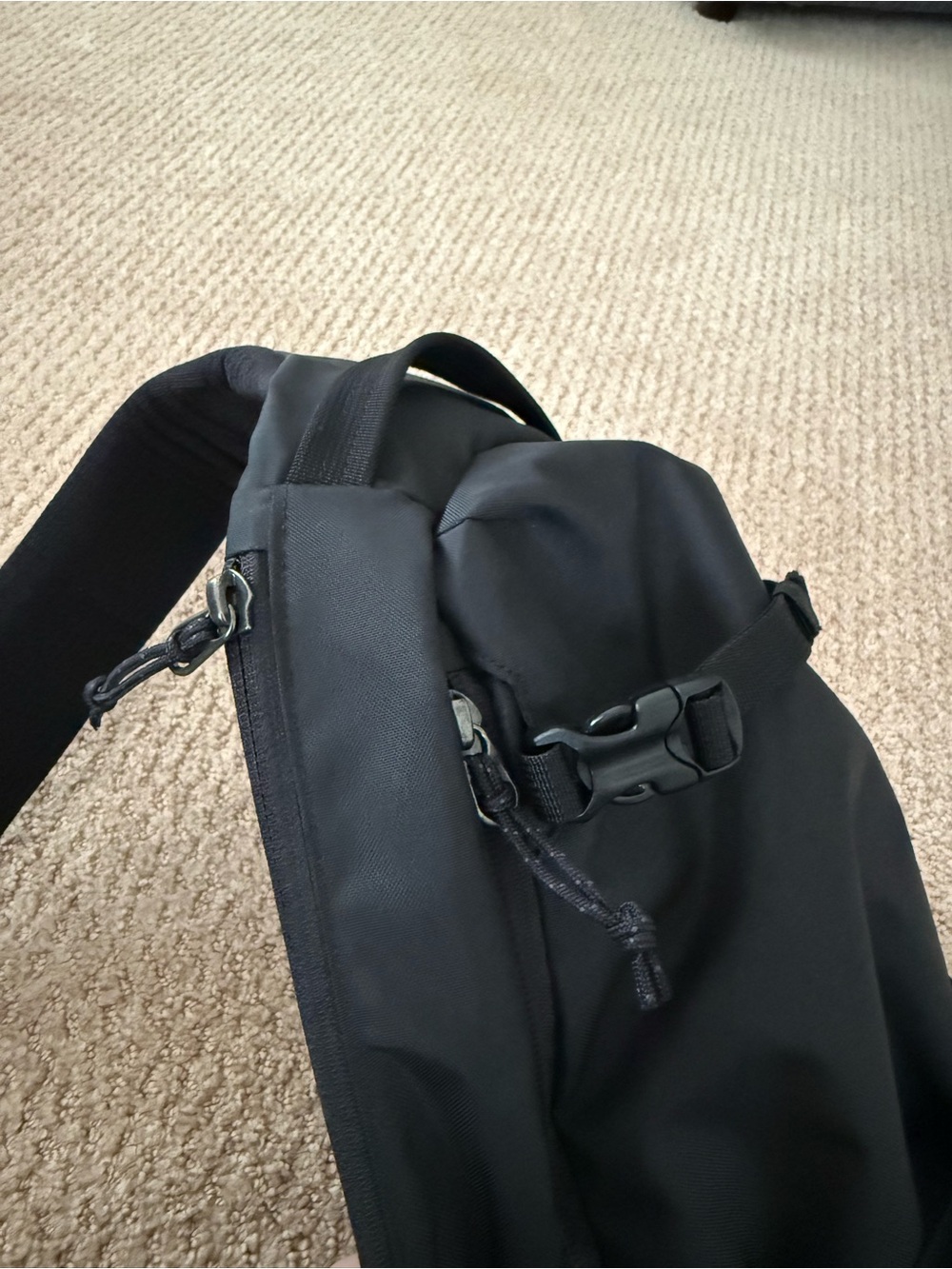 Patagonia Black Atom Sling Bag - Picture 6 of 7